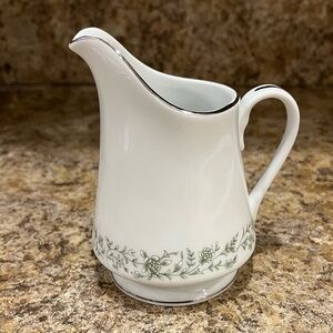 Mikasa Montclair Fine China Creamer Pale Green Leaves Silver Trim Japan G9059